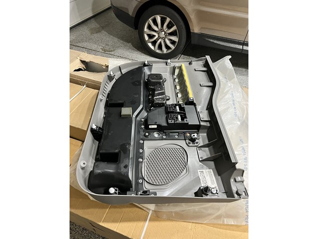 2017-2019 Ford F250 F350 Platinum King Ranch Right Front Door Panel HC3Z-2823942