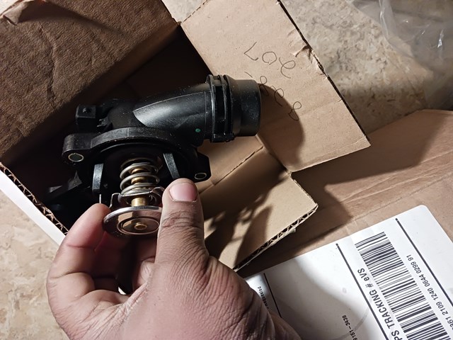 1999 BMW 528i Radiator Hose