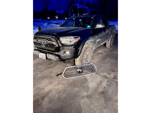 2019 Toyota Tacoma Grille