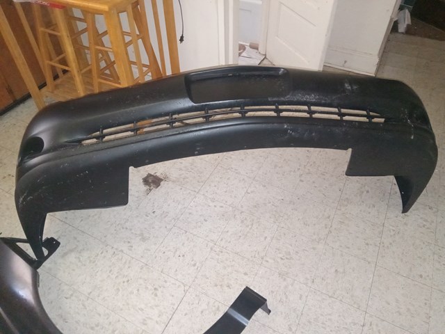2000 Chevy Monte Carlo Fender and bumper 