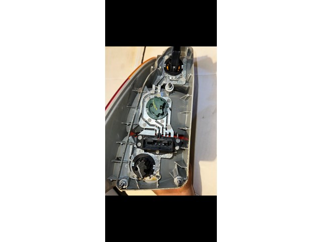 2003 BMW X5  passenger Taillight