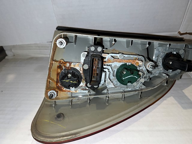 2003 BMW X5 Driver Side Tail Light