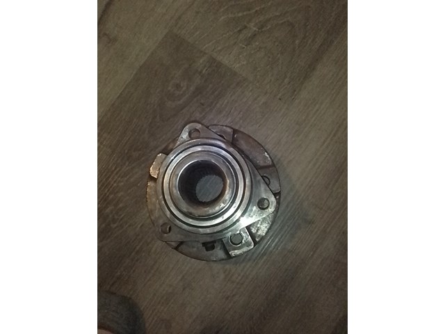 2006 Chevy Equinox Hub