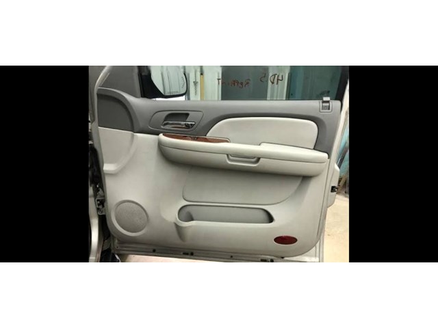 2007 GMC Yukon XL Front Door Panel