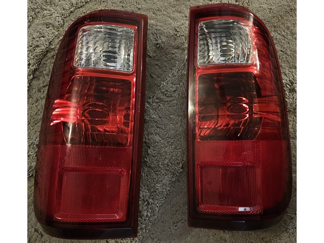 2013 Ford F250 Tail Light Assembly Pair