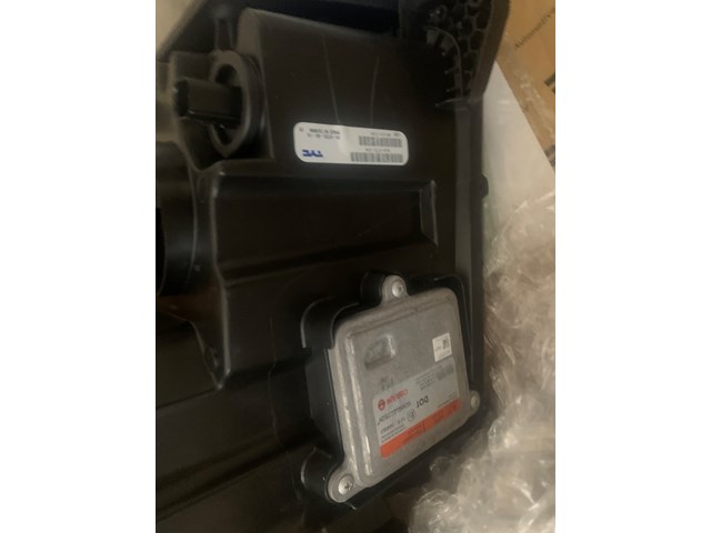 2017 GMC Yukon (Denali, SLE, SLT, & XL Models) - New Driver Side Headlight