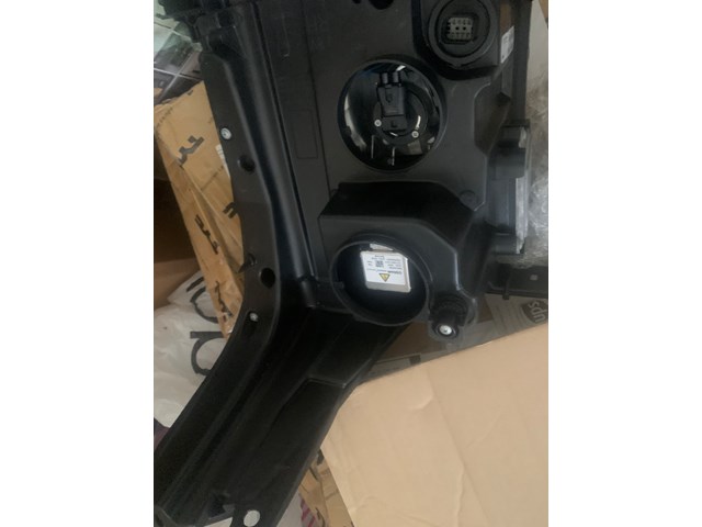 2017 GMC Yukon (Denali, SLE, SLT, & XL Models) - New Driver Side Headlight