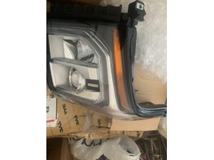 2017 GMC Yukon (Denali, SLE, SLT, & XL Models) - New Driver Side Headlight