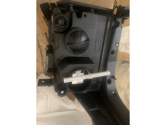 2017 GMC Yukon (Denali, SLE, SLT, & XL Models) - New Passenger Side Headlight