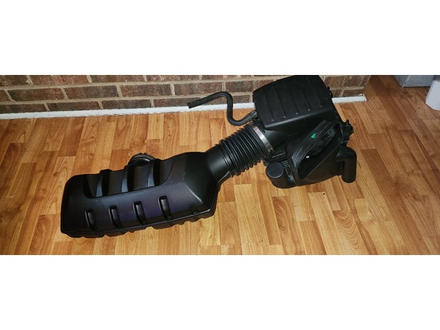 JEEP GRAND CHEROKEE DURANGO 5.7 HEMI ENGINE AIR CLEANER INTAKE FILTER HOUSING BO