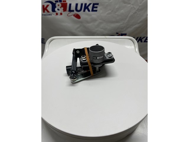 2011- 2022 Nissan Sensor Assembly - Height (rear)