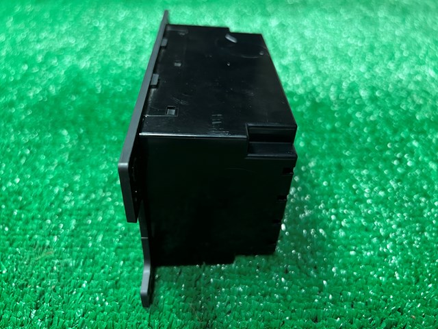 2014 Ford Expedition Auto Headlight Dimmer