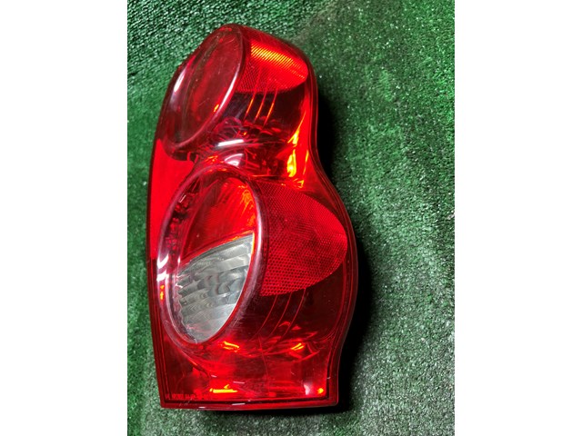 2004-2009 Dodge Durango RH Tail Light