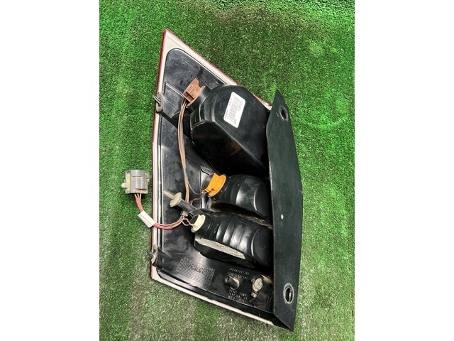 2005- 2008 Dodge Magnum RH Tail Light