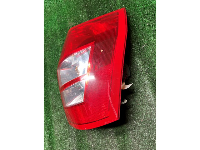 2005- 2008 Dodge Magnum RH Tail Light