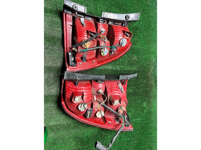 2005-2007 Kia Sportage RH LH Tail Light