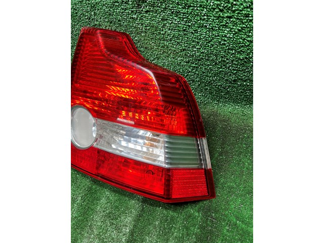 2004-2006 Volvo S40 RH Tail Light