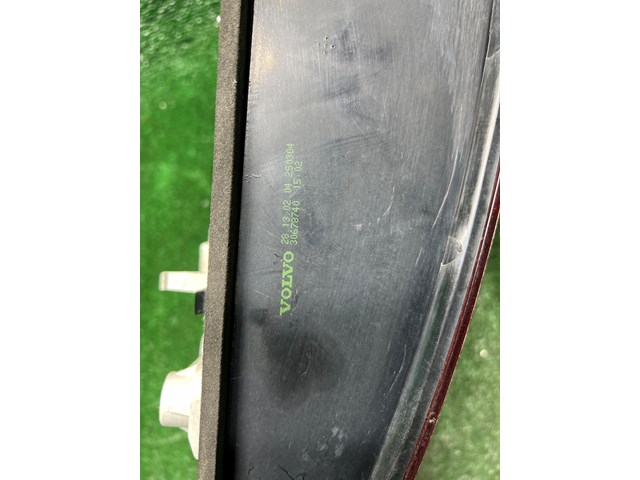 2004-2006 Volvo S40 RH Tail Light