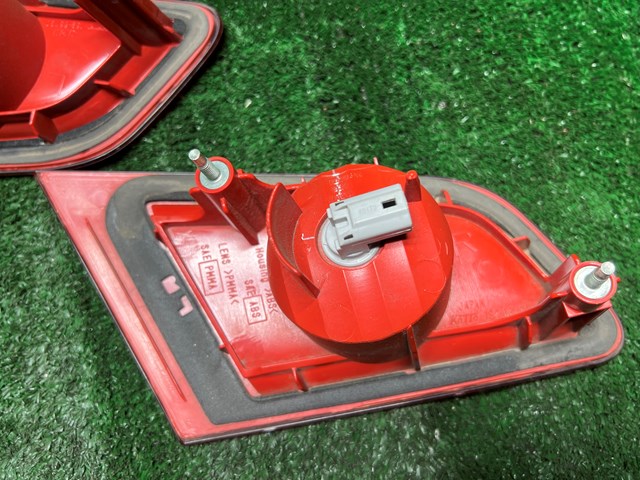 2005-2008 Infiniti G35 LH RH Inner Tail Light