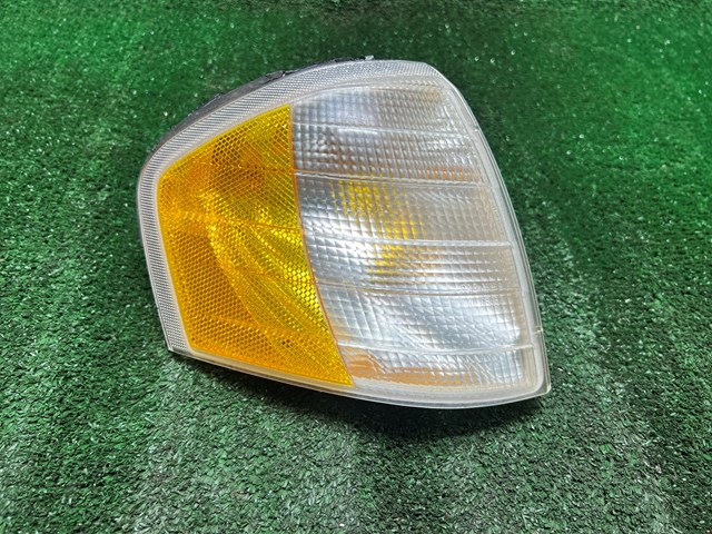 1994-2000 Mercedes C230 RH Turn Signal Light