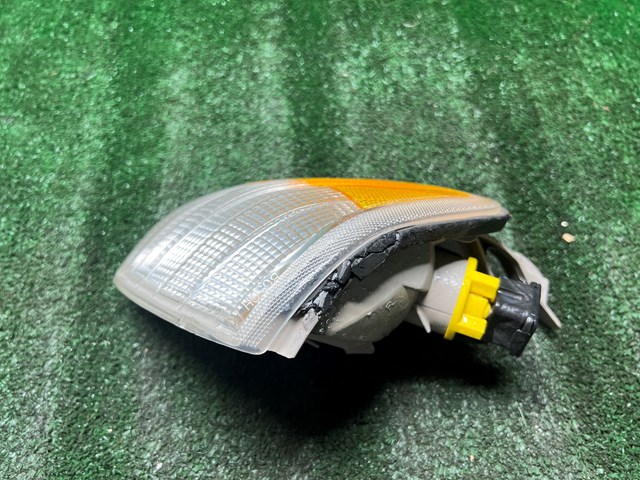 1994-2000 Mercedes C230 RH Turn Signal Light