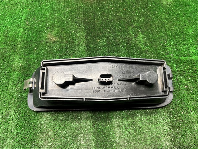 2002-2004 Land Rover Discovery Bumper LH Tail Light