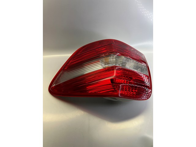 2006-2008 Mercedes ML350 LH Tail Light