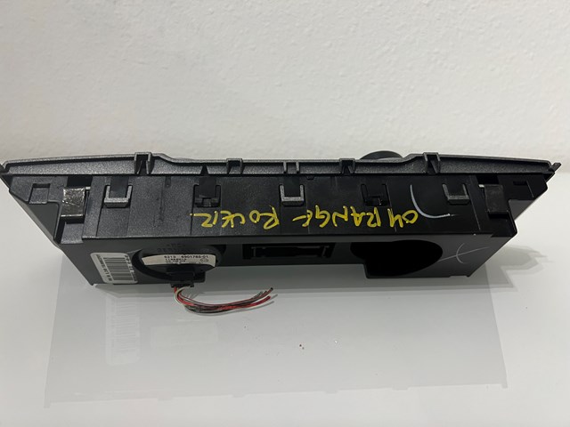 2003-2005 L322 LAND Rover RANGE ROVER HATCH CENTER DASH CLOCK DSC RIDE HEIGHT OE