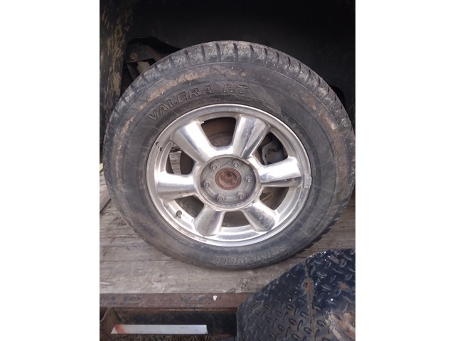 2004 GMC Envoy Wheel