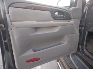2004 GMC Envoy Front Door Panel