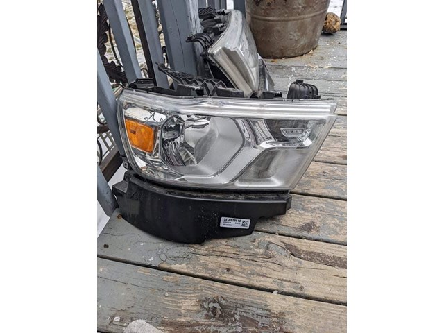 2018 Dodge Ram 1500 Headlight