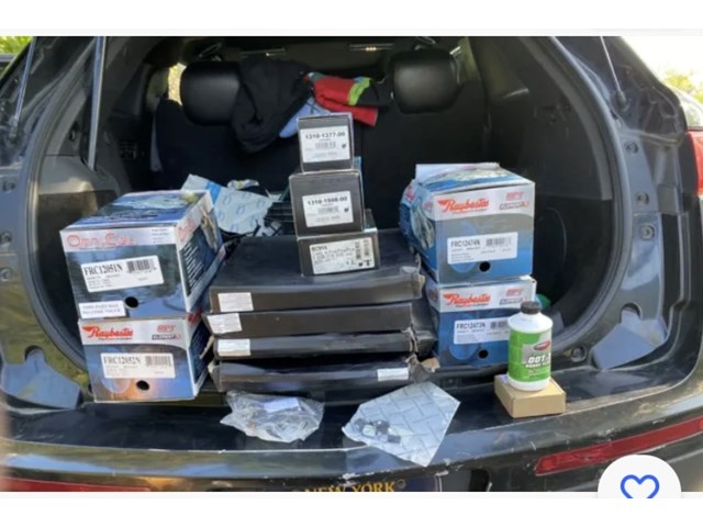 2013 Lincoln MKT Complete Brake Set