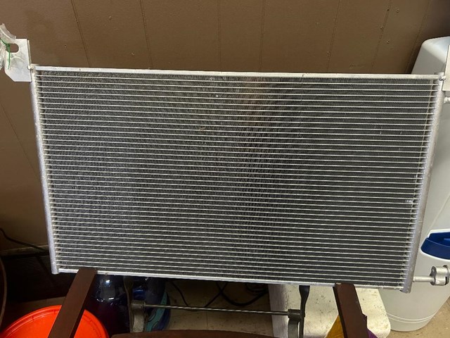 2005 Ford Mustang Radiator