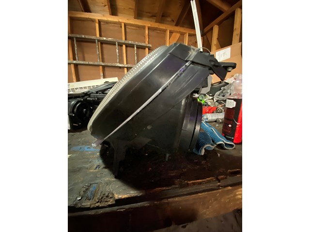 2004 Mercedes E320 Headlight