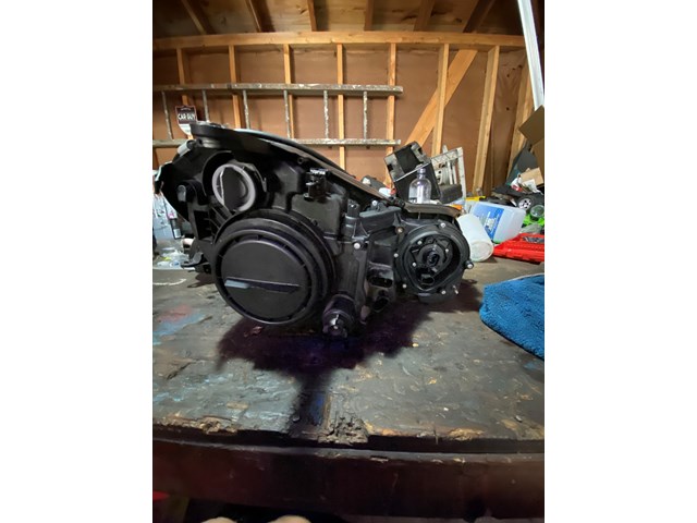 2004 Mercedes E320 Headlight