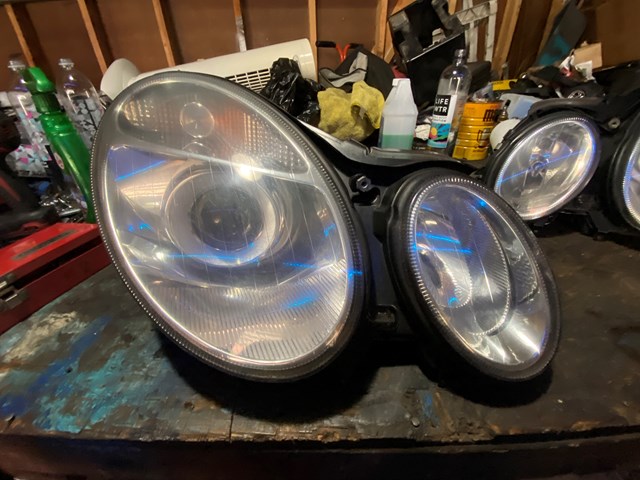 2004 Mercedes E320 Headlight