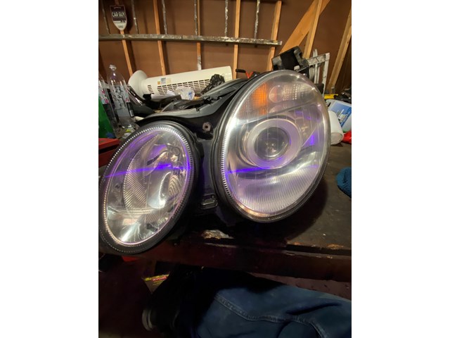 2004 Mercedes E320 Headlight
