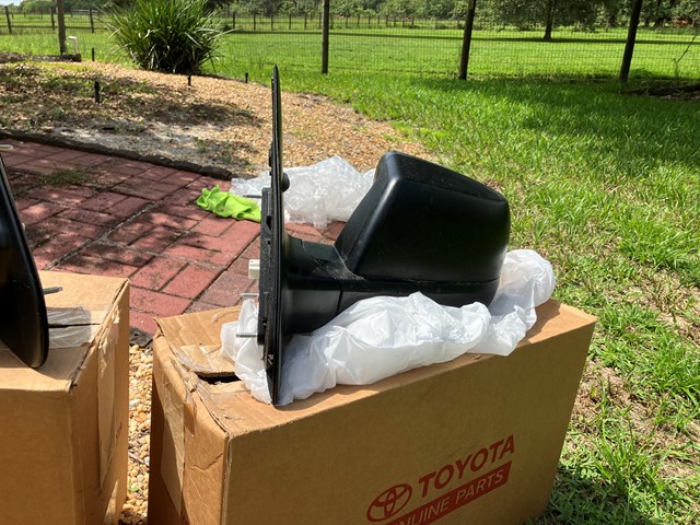 2020 Toyota Tundra Side View Mirror (1 set)