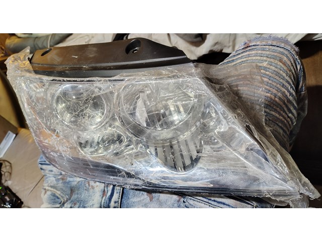 2010 Hyundai Sonata Headlight assembly