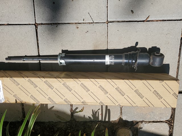 2007 Lexus SC430 rear Shock Absorber