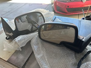 2004 Chevy Silverado 2500 Rear View Mirrors.