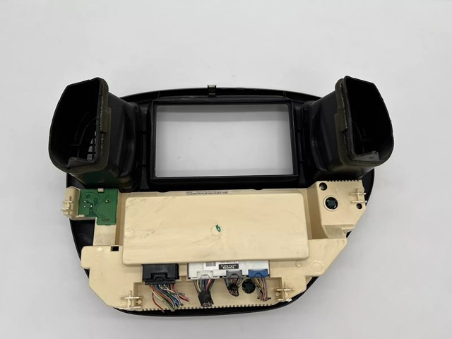 2000-06 Sequoia Radio Bezel Center Vent Auto AC Digital Climate Control OEM 4WD