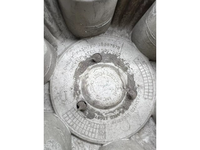 Chevrolet Center Hub Cap 1999-06 Silverado 1500 Tahoe Astro 15067578 OEM Chevy