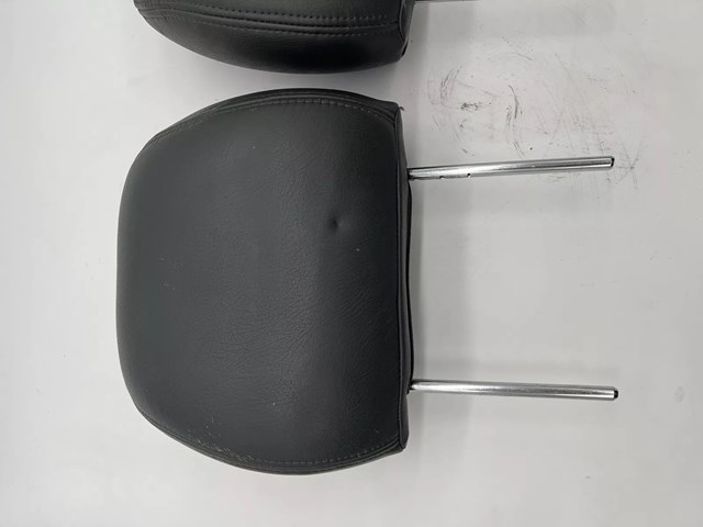 OEM 2001 Isuzu Rodeo 3.2L Rear Seat Headrests Head Rests Gray Set Pair