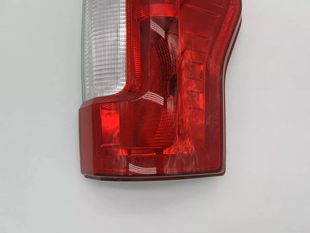 2017- 2019 Ford F-250 / F-350 Halogen Tail Light RIGHT RH HC3B-13B504-AD OEM 786