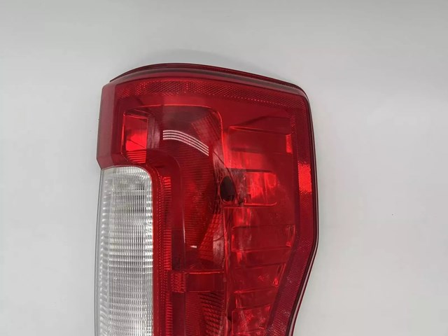 2017- 2019 Ford F-250 / F-350 Halogen Tail Light RIGHT RH HC3B-13B504-AD OEM 786