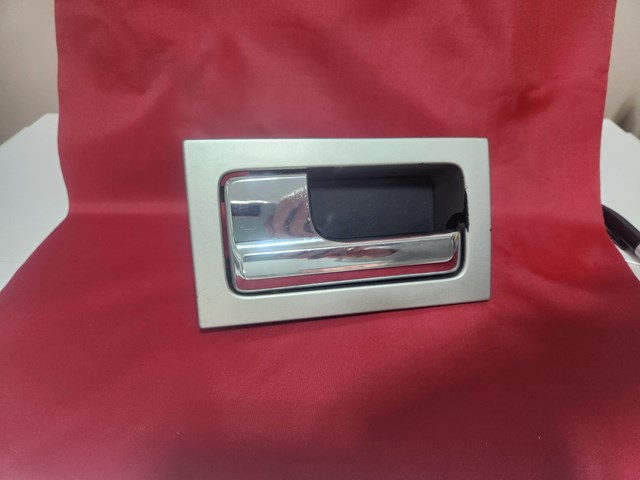 2009-2014 Ford F150 passenger side front interior door handle (09 King Ranch)