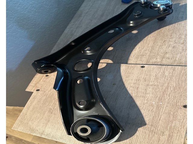 2019 Kia Forte Front Lower Control Arm w/ball joint