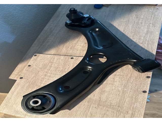 2019 Kia Forte Front Lower Control Arm w/ball joint