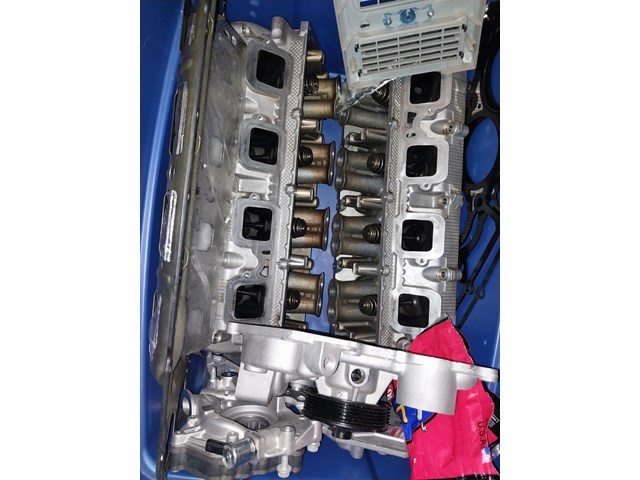 2008 Chrysler 300C Cylinder Head